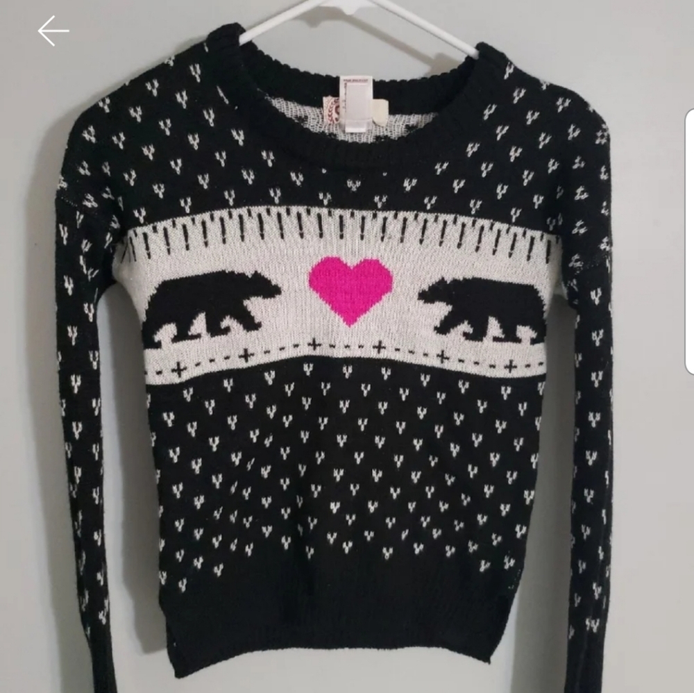 Bear heart sweater